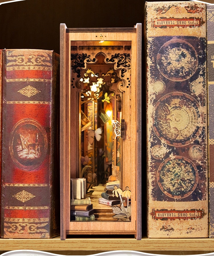 Butterfly of Unknown Lands Library Mini Scenery