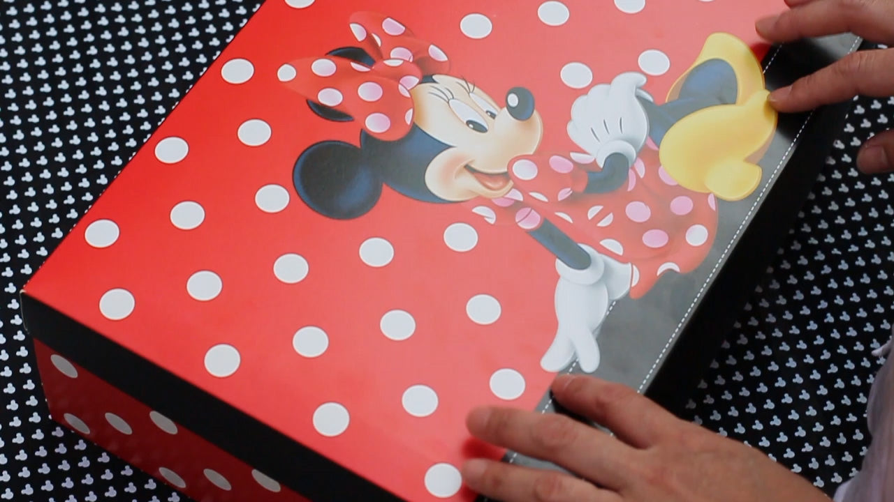Carregar vídeo: Apresentação Cesta de Presentes Disney