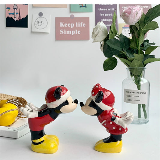 Salt and Pepper Shakers Mickey and Minnie Kissing Christmas Disney
